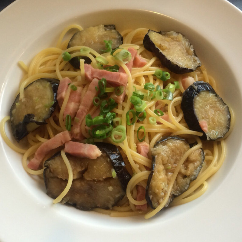 茄子とベーコンのバター醤油(ラ・パウザ 赤坂TBS前店 （La Pausa）)