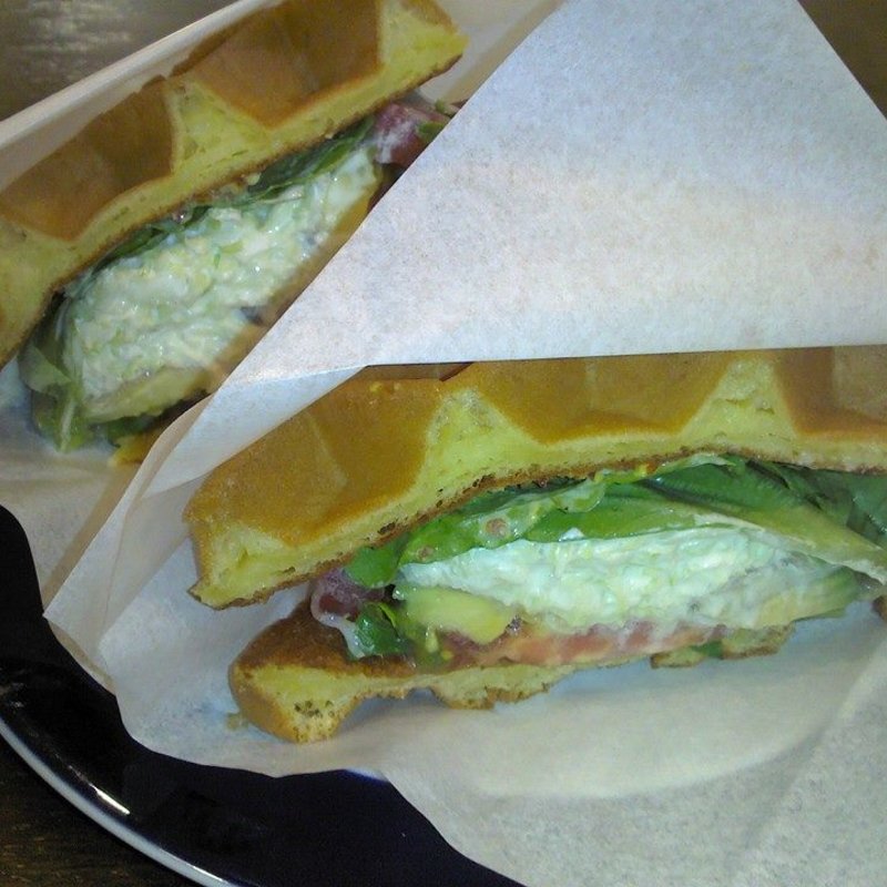 ハム・たまごワッフルサンド(R.L グランスタ店 ワッフルケーキの店 R.L（エール・エル）)