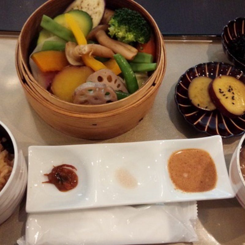あなごご飯と野菜のセイロランチ(フルーツのごちそう )