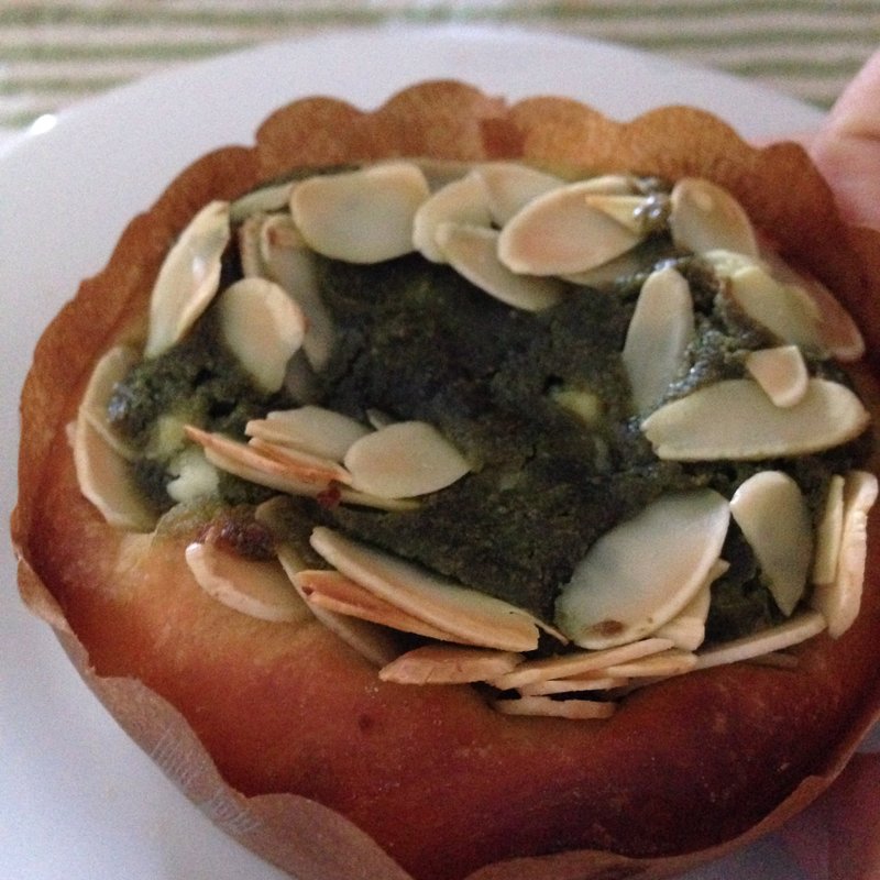 河越抹茶とバナナのタルト(川越ベーカリー楽楽)