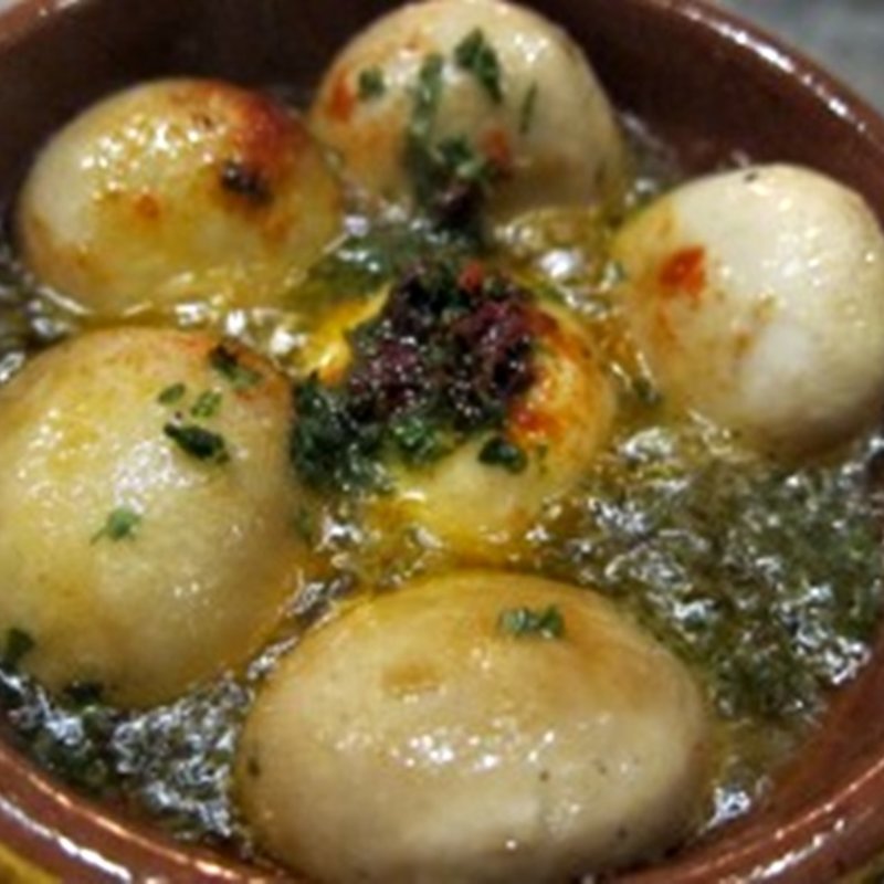 マッシュルームのアヒージョ(スペインバル ロボス 銀座店)