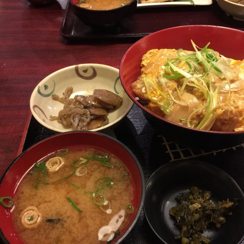 かつ丼(まどもあぜる ９号館)