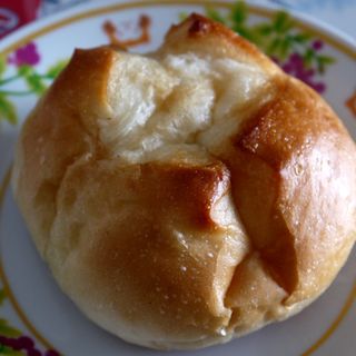 塩バターパン(ボンジュール・ボン)