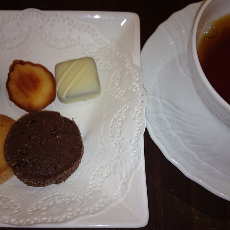 プチフールセット(ティーラウンジ【ホテルグランヴィア大阪】)