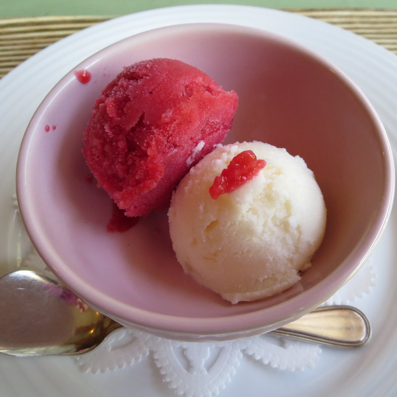 きいちごのシャーベット ヨーグルトと練乳のシャーベット(サラマンジェ葉山)