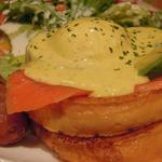 スモークサーモンのエッグベネディクト(アイボリッシュ 渋谷店 （Ivorish）)