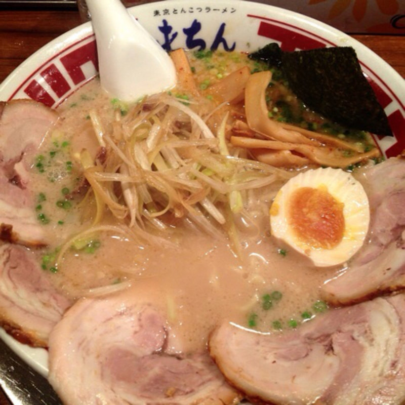 チャーシュー麺(屯ちん 池袋本店)