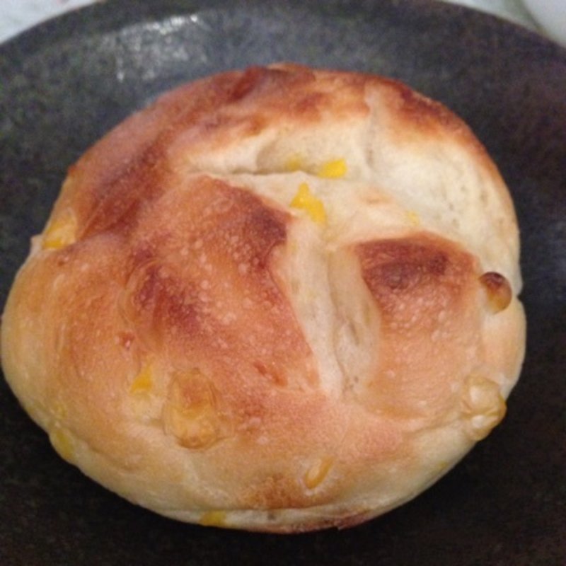 有機コーンの塩バターブレッド(ボンジュール ボン 中野店)