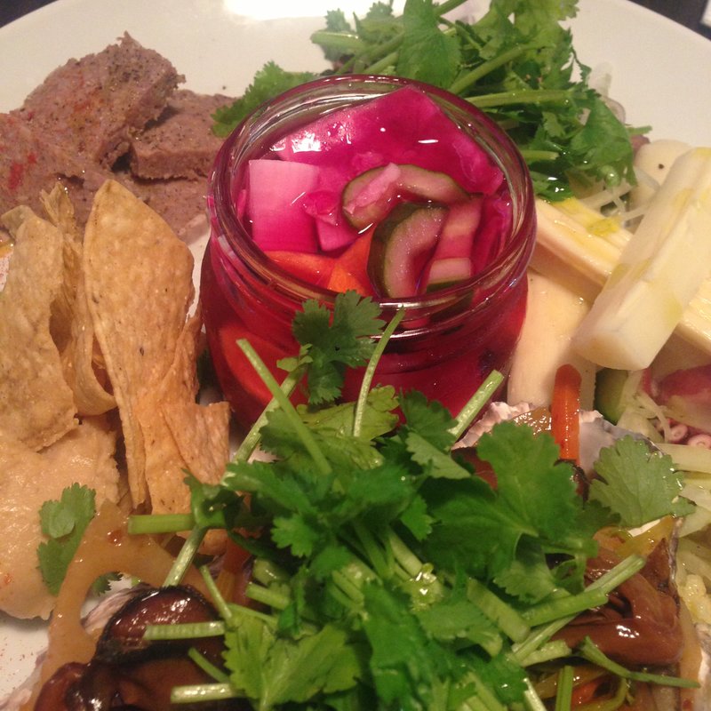 前菜の盛り合わせ(ラム&パクチー Salad days)