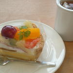 フルーツカスタードケーキ