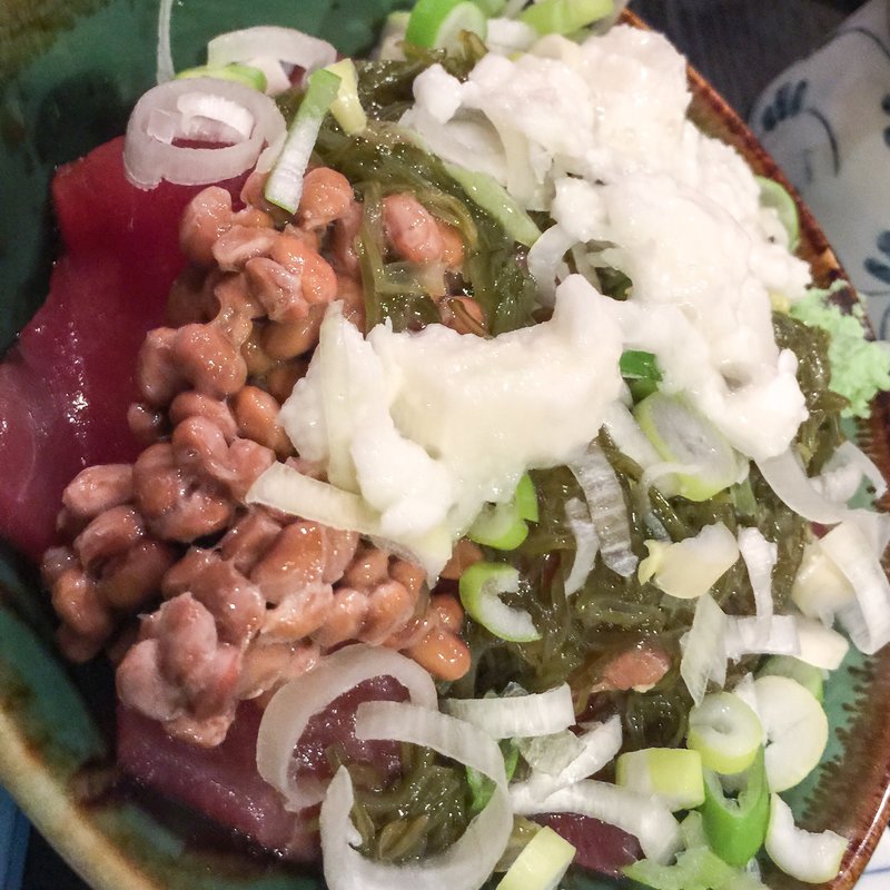 マグロ丼(居酒屋 ゲート)