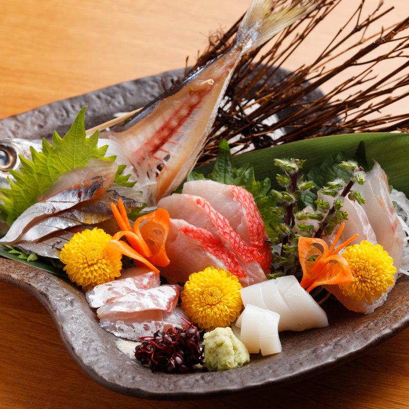 地魚のお造り盛り合わせ(恵比寿 城ヶ崎 おかもと)