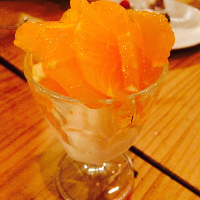 ホエイのジェラート　清見オレンジのせ(ピッツェリア ジターリア ダ フィリッポ)