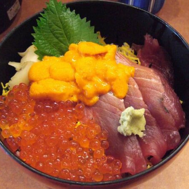 いくらまぐろ丼(彥兵衛)