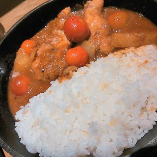 トマトと生姜のチキンカレー(野菜を食べるカレーcamp express 相鉄ジョイナス店)