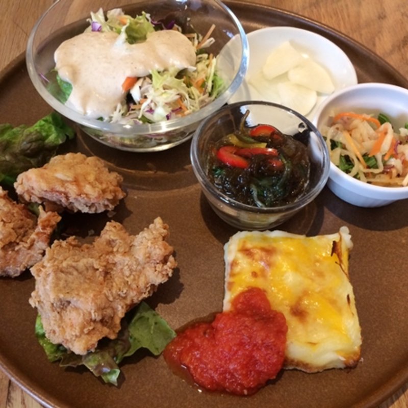 一汁五菜のこもれびプラスプレート(こもれび食堂＋)