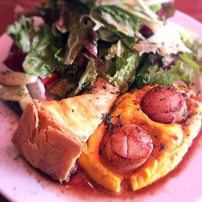 キッシュ&ホタテのポワレ（セットメニュー）(サレ・ポワヴレ・ウノ)