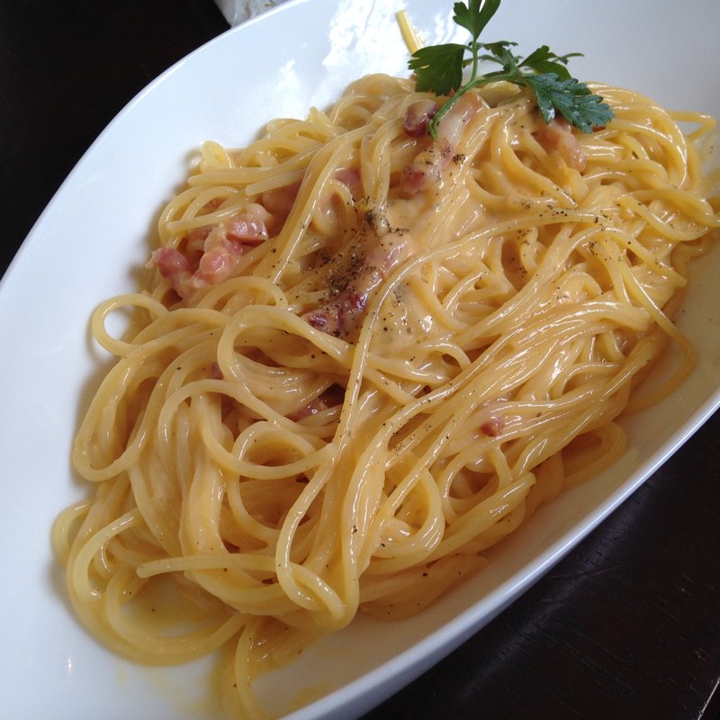 小さなパスタと大きなサラダ(Cafe SunnyDay)