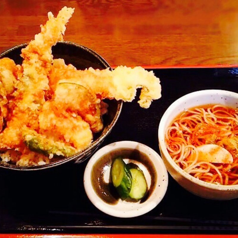 丼セット(どんぷく)