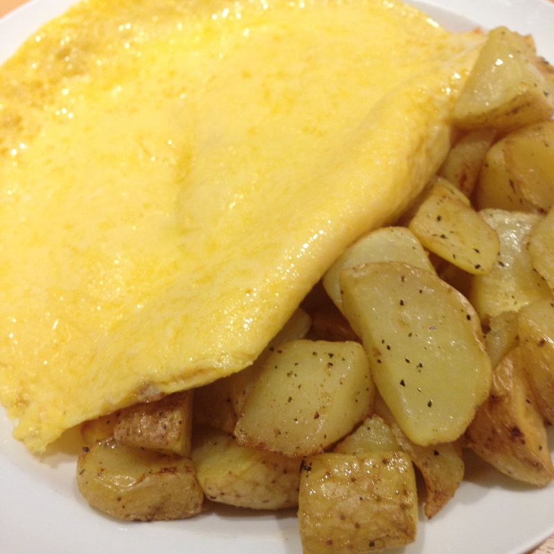 オムレツ ターキーベーコン、トマトとチーズ(Eggs 'n Things 京都四条店)