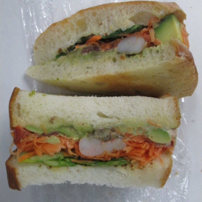 アボカド　エビ　サンド、フォカッチャ	(オープンオーブン)