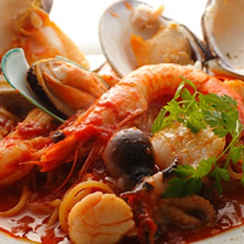 魚介のトマトソース煮(オネスト （Ristrante Onesto）)