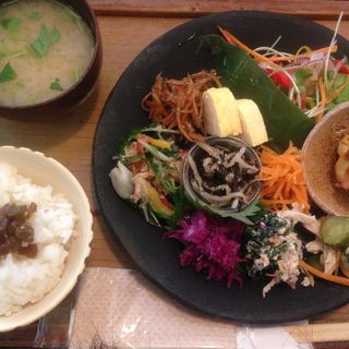 8菜のプレート(ハオス ダイニングルーム （haus diningroom）)