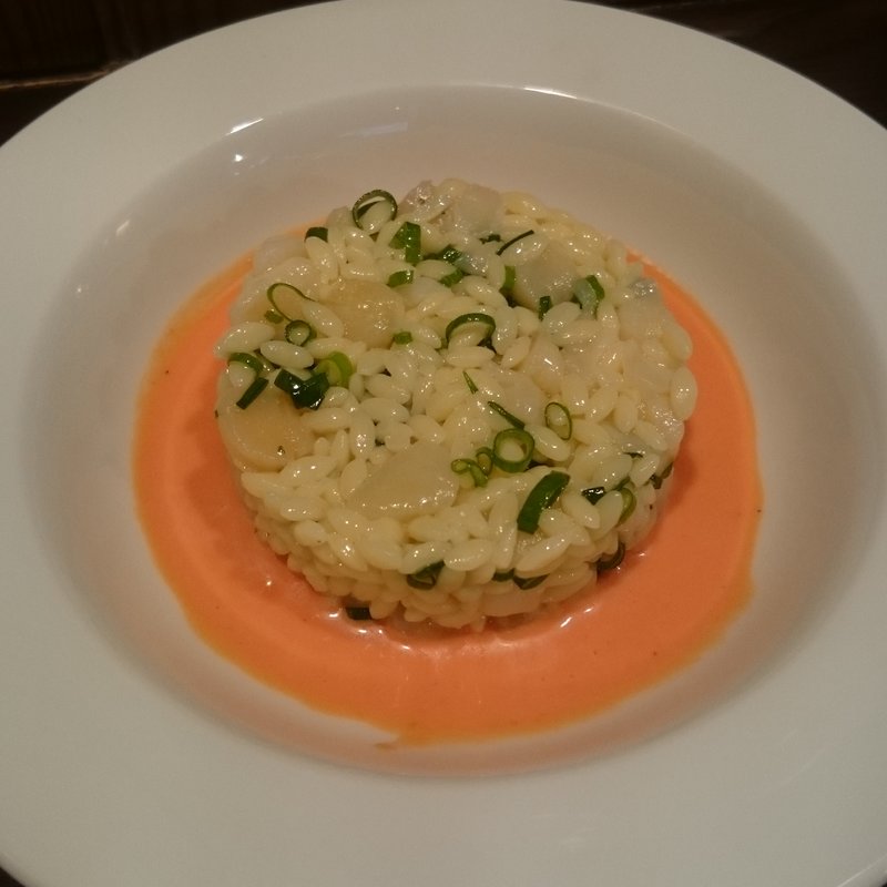 小柱とリゾーニのフルーツトマトソース(やっちゃbar)