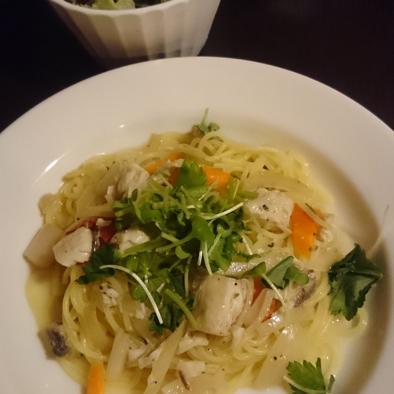 自家製ツナと香味野菜ローズマリー仕立て(とまとクジラ)