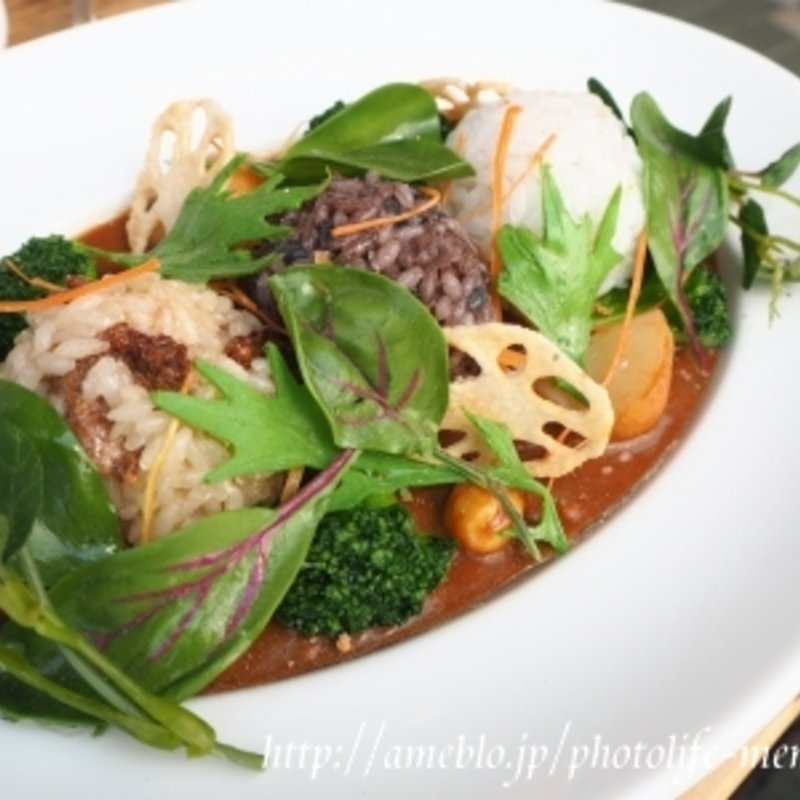 雑穀ボール　ファーム　to　カレー(CAFE THE VUKE（カフェ ザ ブーケ）さいたま新都心店)