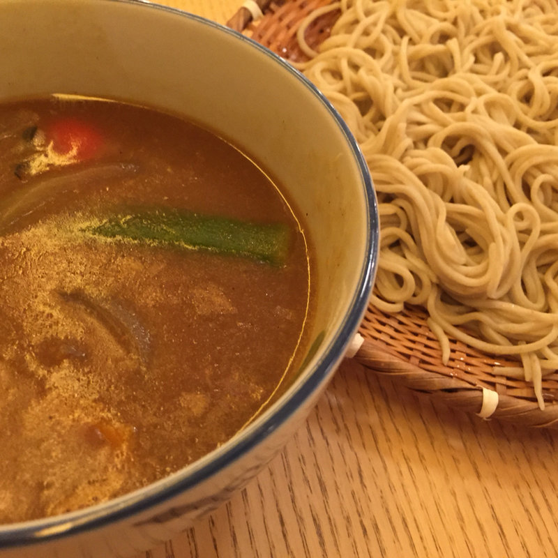 夏野菜と豚肉カレーつけ汁そば(石臼挽きそば 石楽 豊洲店)