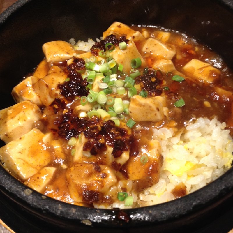 あんかけ麻婆土鍋炒飯(童童 （トントン）)