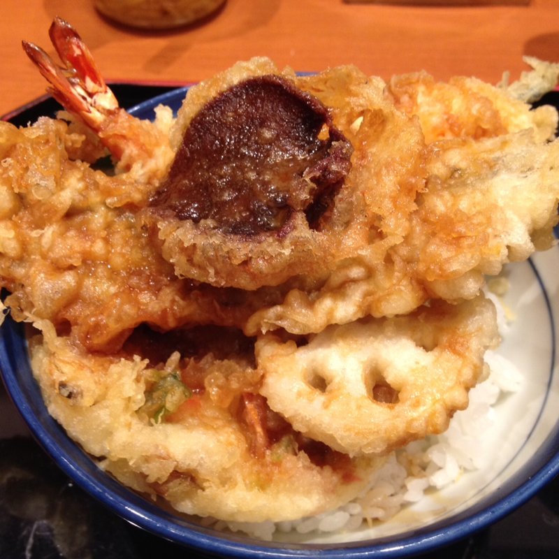 あさり穴子天丼、牛タン天ぷらのせ(天丼てんや エキア北千住店)