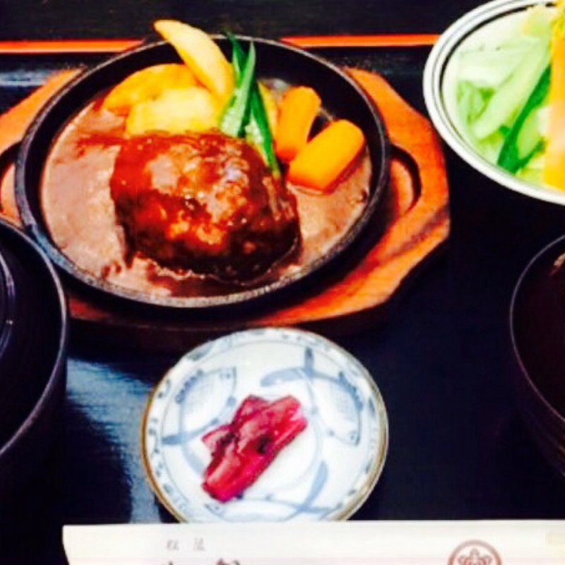 ハンバーグ定食(洋食屋牛銀)