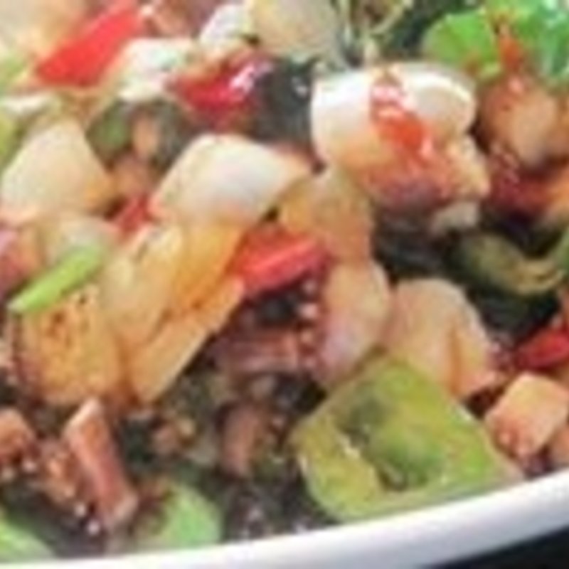 イカゲソのバジル炒め(タイレストラン 沌-Thong- コレド日本橋店)