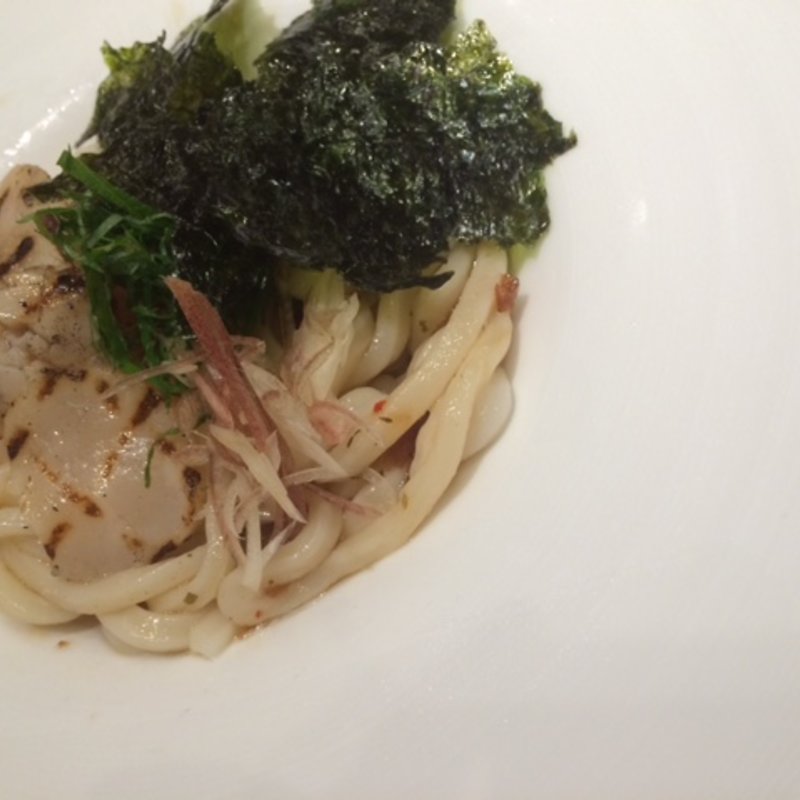 さっと焼いた帆立と韓国海苔の梅しそうどん(めん、色いろ。いつでも、おやつ。 武蔵小杉)