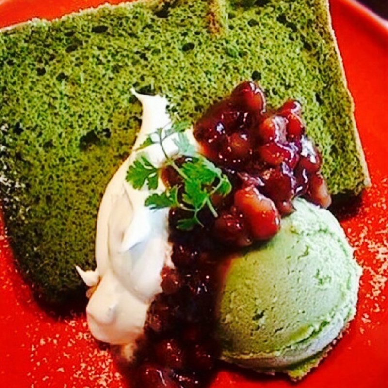 抹茶のシフォンケーキセット(菊水茶廊 本店 （きくすいさろう）)