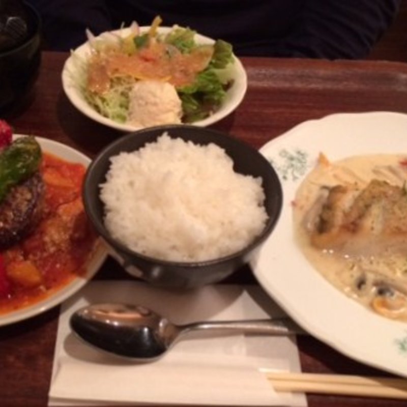 選べるセットメニュー（煮込みシチューハンバーグ＆白身魚のクリームソテー）(金閣寺 いただき （【旧店名】いただきsecond）)