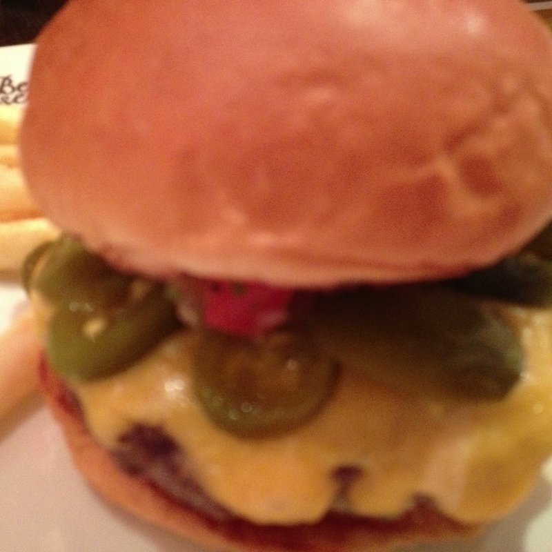 ニューメキシコグリーンチリチーズバーガー(AMERICAN HOUSE クイーンズスクエア店)