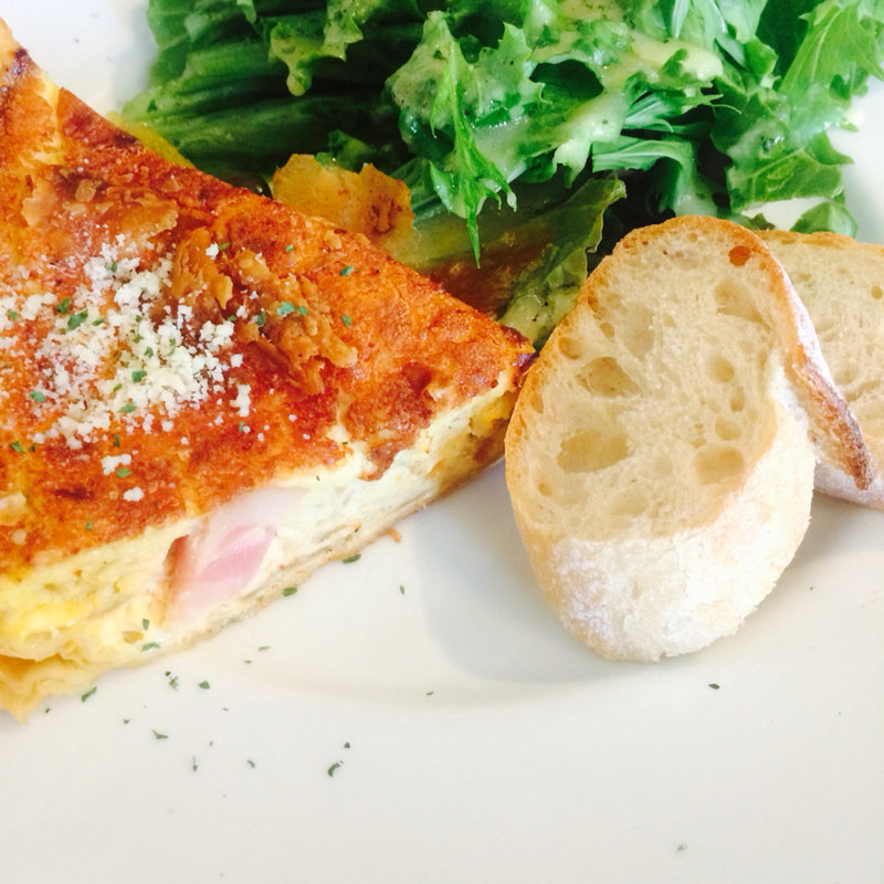 キッシュロレーヌ  玉ねぎとベーコン(HUIT harajuku)