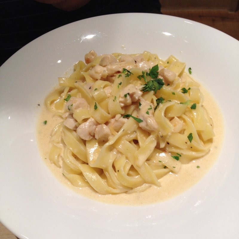 ガーリッククリーム　チキンフィットチーネ(カリフォルニアピザキッチン)