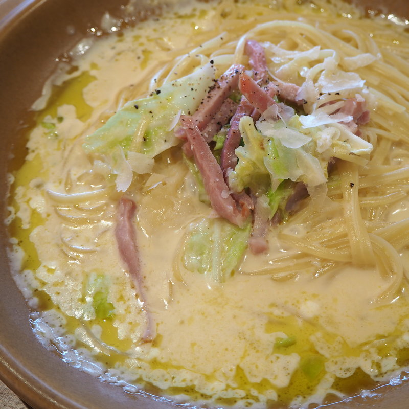 新キャベツと厚切りベーコンのクリームソース(生パスタ専門店SPALA さいたま新都心店)