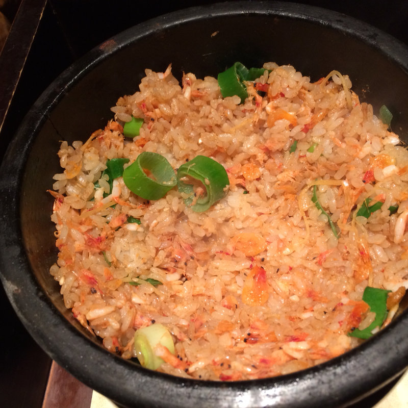 桜海老と九条葱の石焼飯(魚米 新宿店)