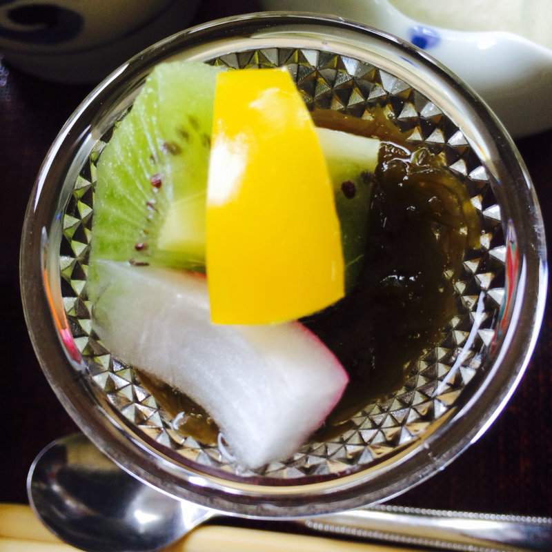 もずくフルーツ沿え(井中 （イチュウ）)
