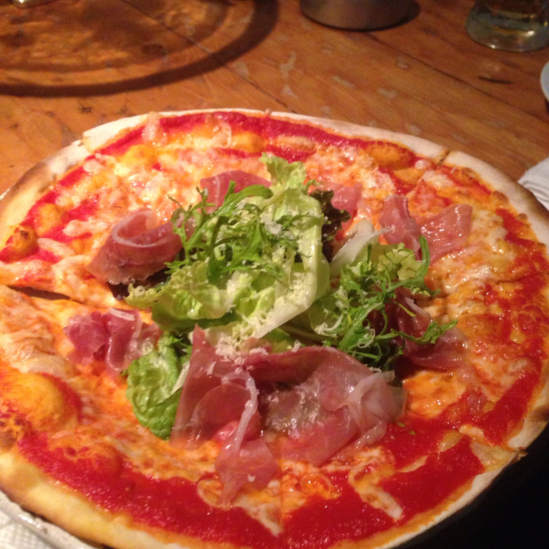 生ハムピザ(東京酒場)