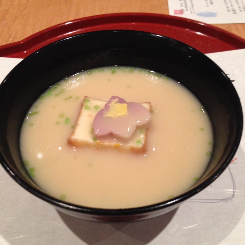京の白味噌椀　(鴨川）(美濃吉 阪急四条河原町店 （みのきち）)