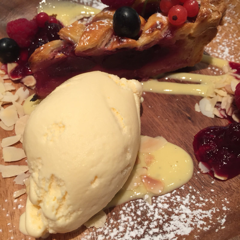 特製HOTチェリーパイ(スズカフェ銀座)