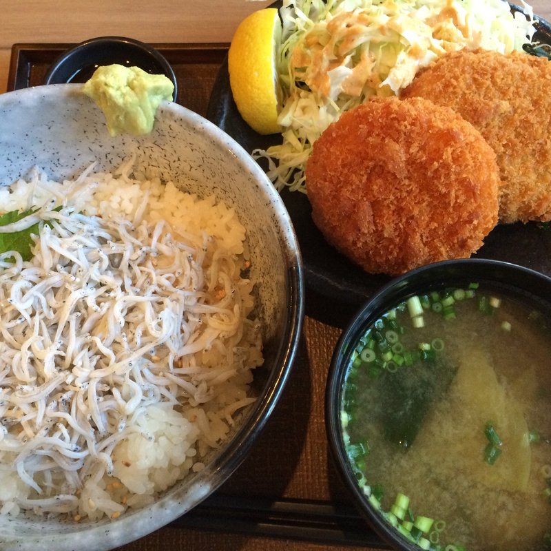 コロッケ定食＋釜揚げしらす丼(一 （ichi）)