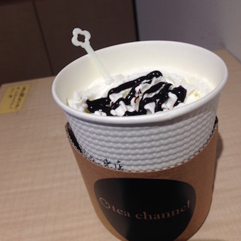 ほうじ茶のホイップチョコトッピング(tea channel （ティーチャンネル）)