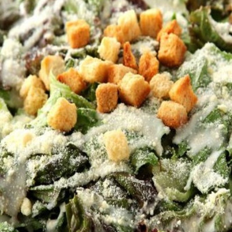 ベーコンと温泉卵のシーザーサラダ(居酒屋バー COMFY （居酒屋バー・コンフィー）)